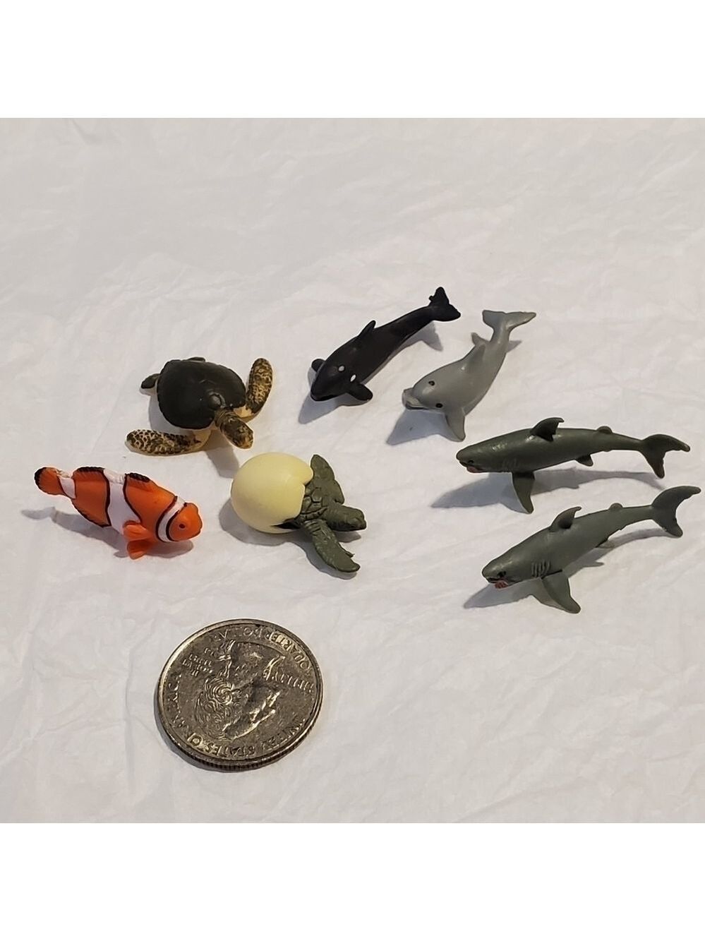 Lot of 7 Sea life mini toy figures Sharks Dolphin whale Turtle Fish little ocean